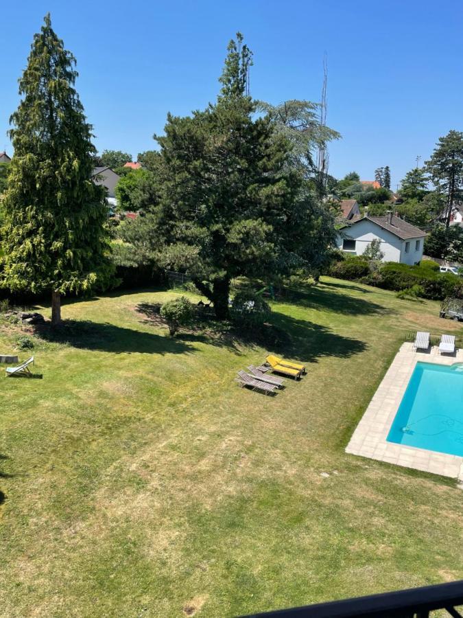 Holiday Home Villa Castel Marie Louise Neris les Bains Bagian luar foto