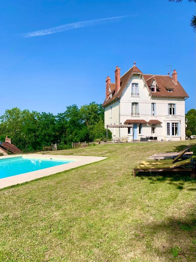 Holiday Home Villa Castel Marie Louise Neris les Bains Bagian luar foto