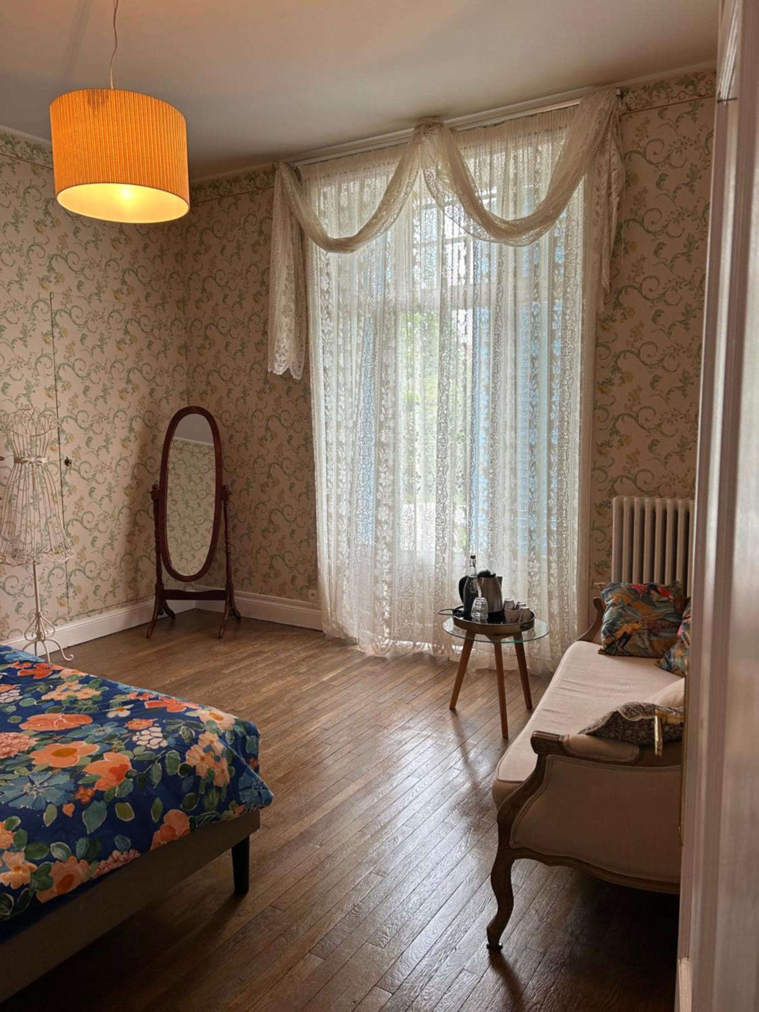 Holiday Home Villa Castel Marie Louise Neris les Bains Bagian luar foto