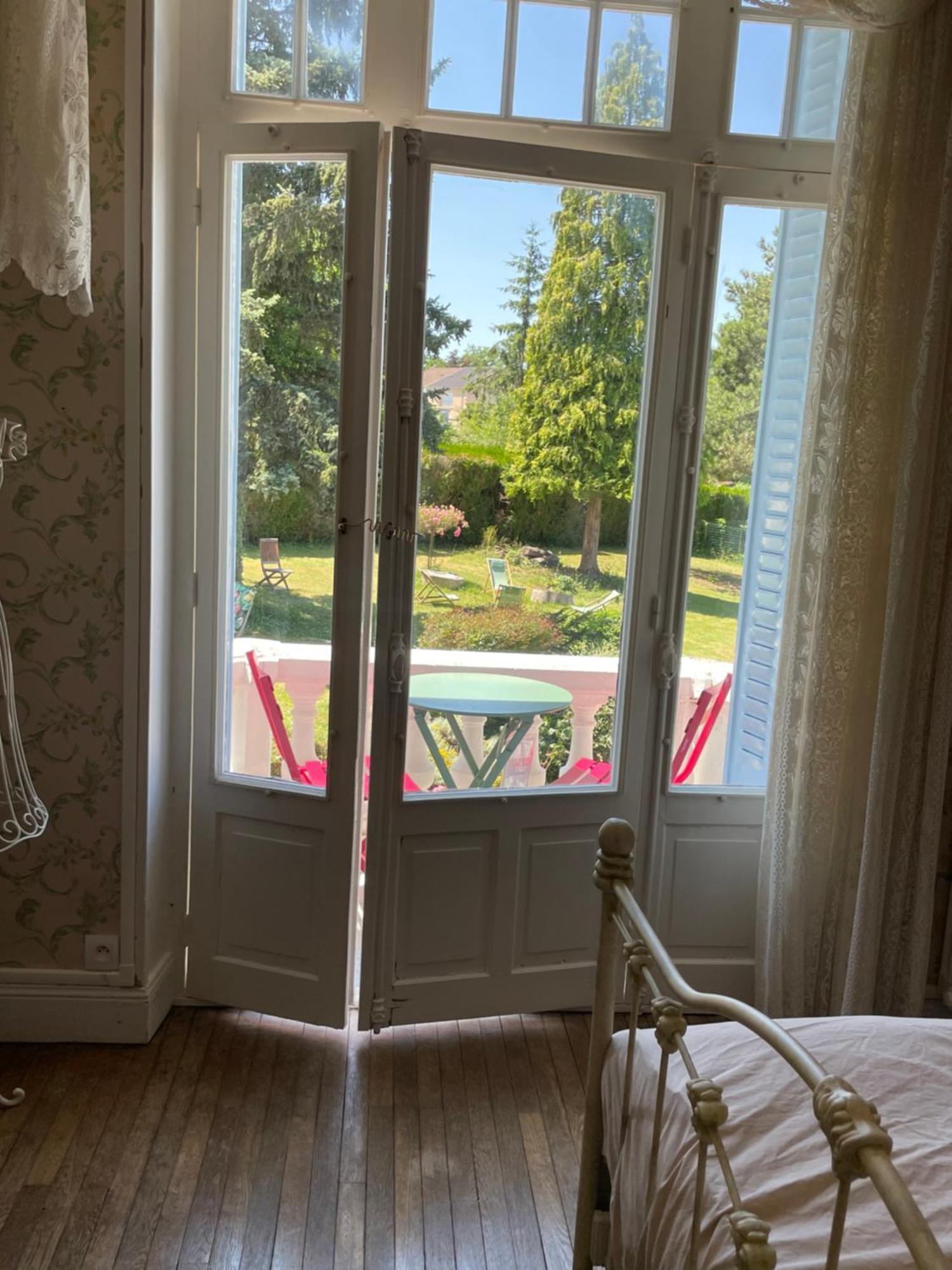 Holiday Home Villa Castel Marie Louise Neris les Bains Bagian luar foto