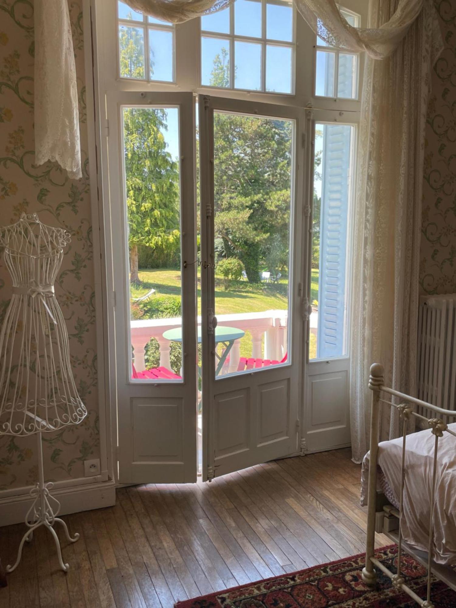 Holiday Home Villa Castel Marie Louise Neris les Bains Bagian luar foto