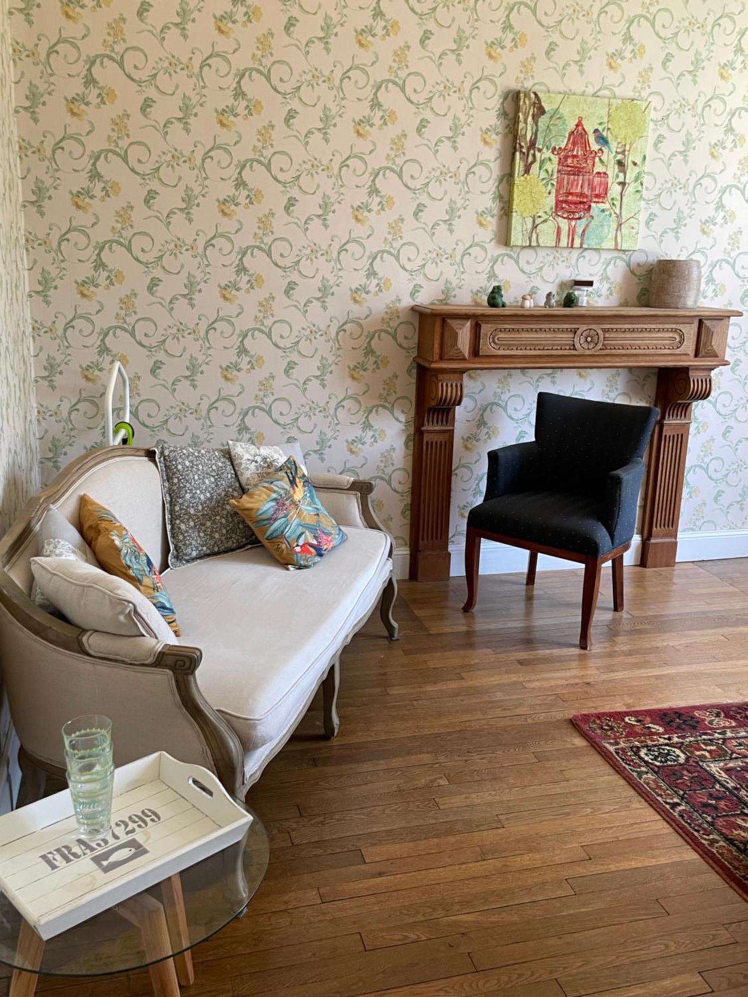 Holiday Home Villa Castel Marie Louise Neris les Bains Bagian luar foto
