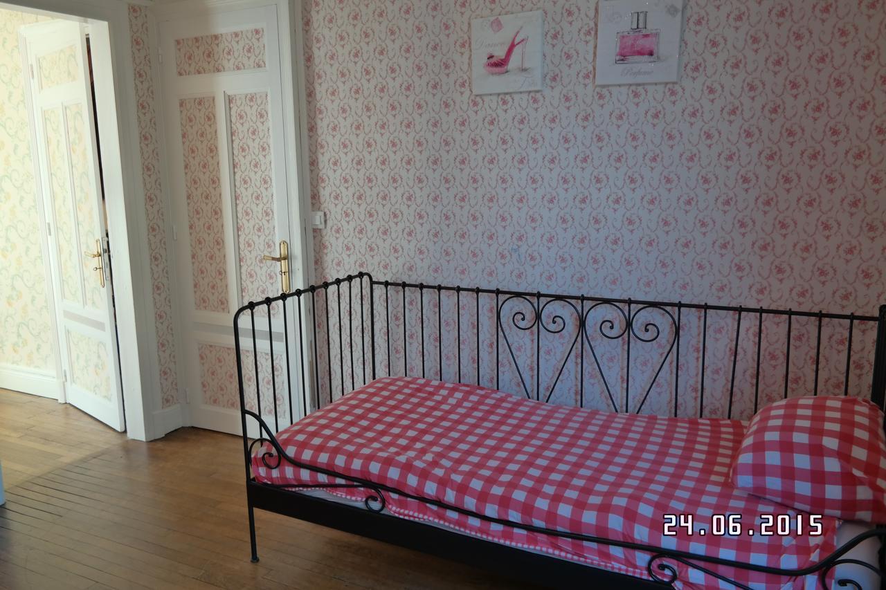 Holiday Home Villa Castel Marie Louise Neris les Bains Bagian luar foto