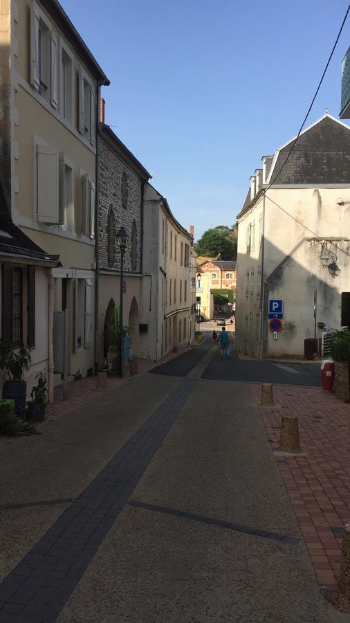 Holiday Home Villa Castel Marie Louise Neris les Bains Bagian luar foto