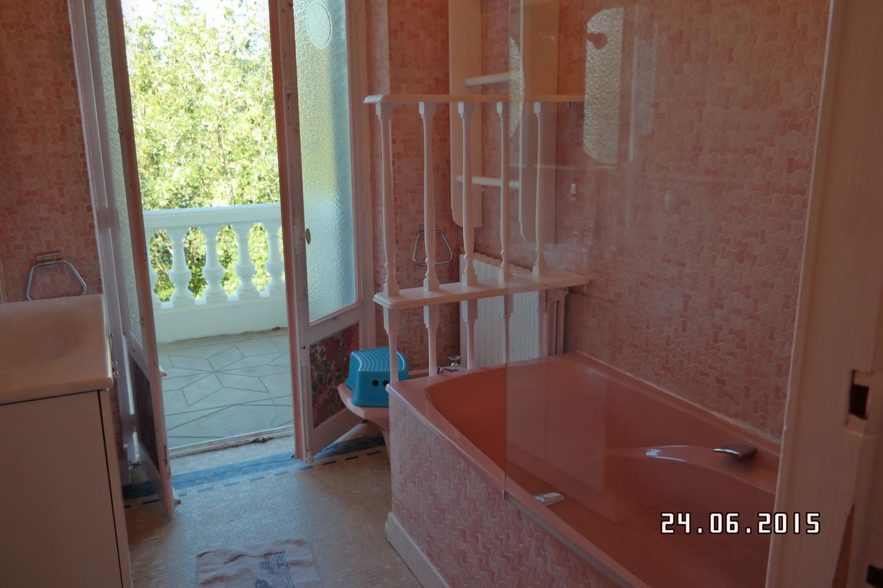 Holiday Home Villa Castel Marie Louise Neris les Bains Bagian luar foto