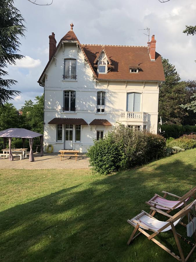 Holiday Home Villa Castel Marie Louise Neris les Bains Bagian luar foto